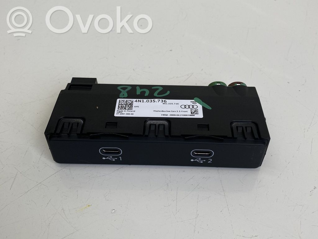 Audi E-tron GT Enchufe conector USB 