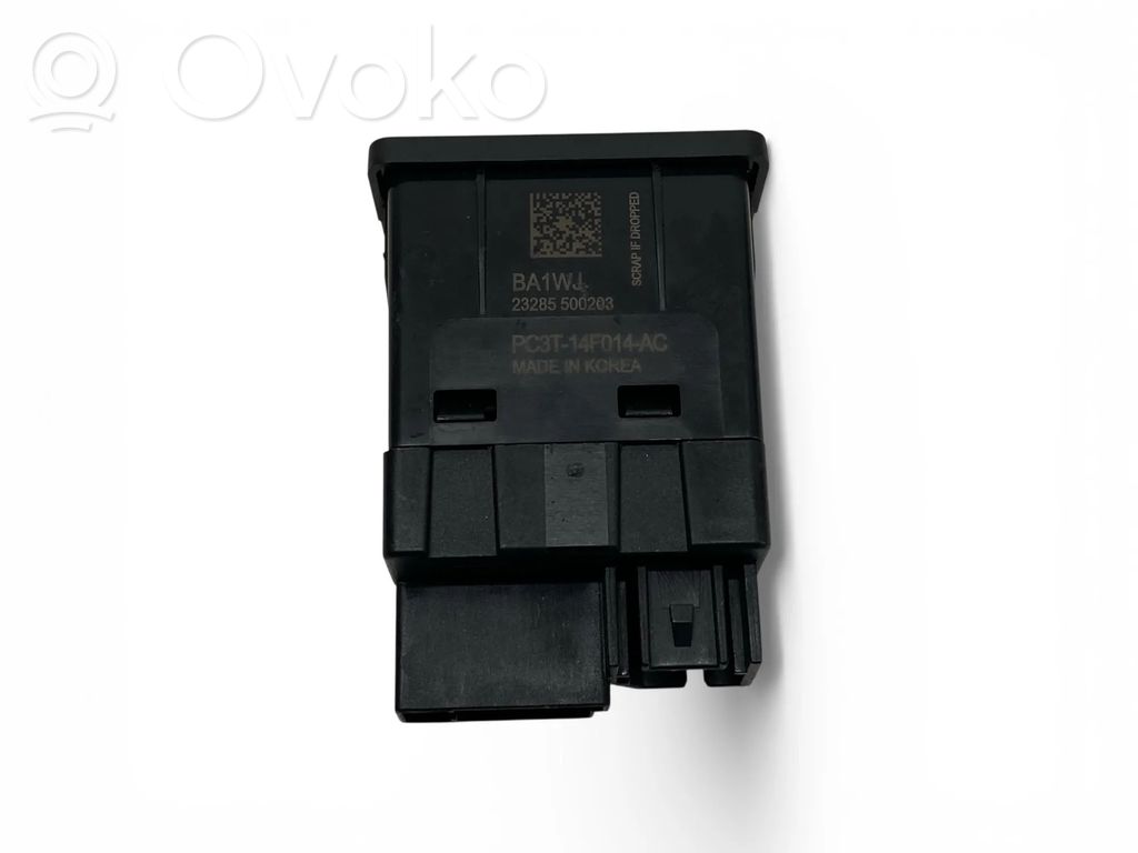 Ford Mustang VII Enchufe conector USB 