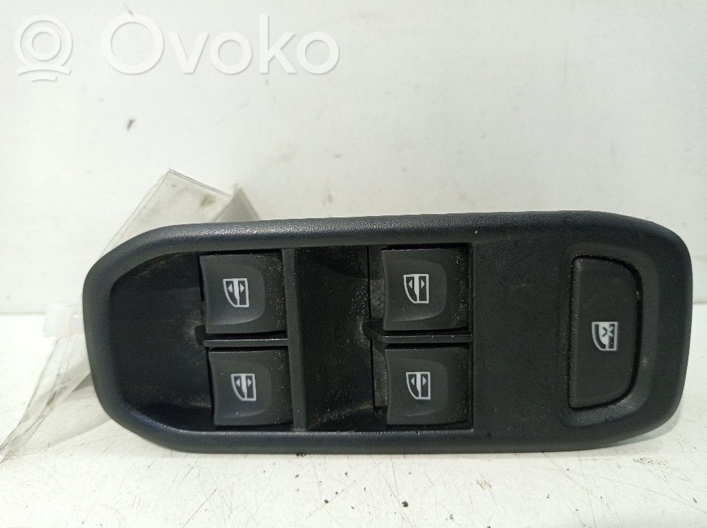 Dacia Duster II Elektrinių langų jungtukas 