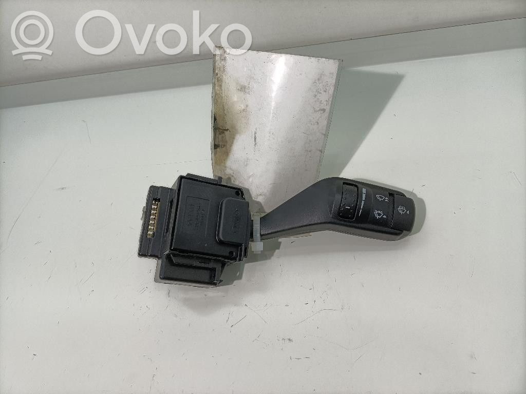 Ford Kuga I Pagrieziena signālu / lukturu sviria 