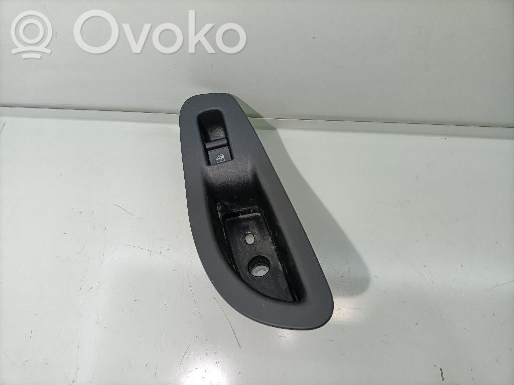 Fiat 500X Electric window control switch 