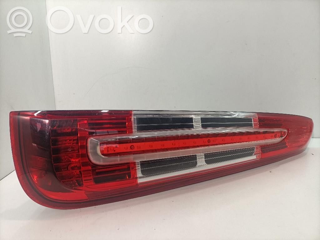 Ford C-MAX I Rear/tail lights 