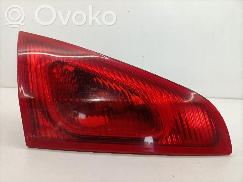Mitsubishi Colt CZ3 Galinis žibintas dangtyje 