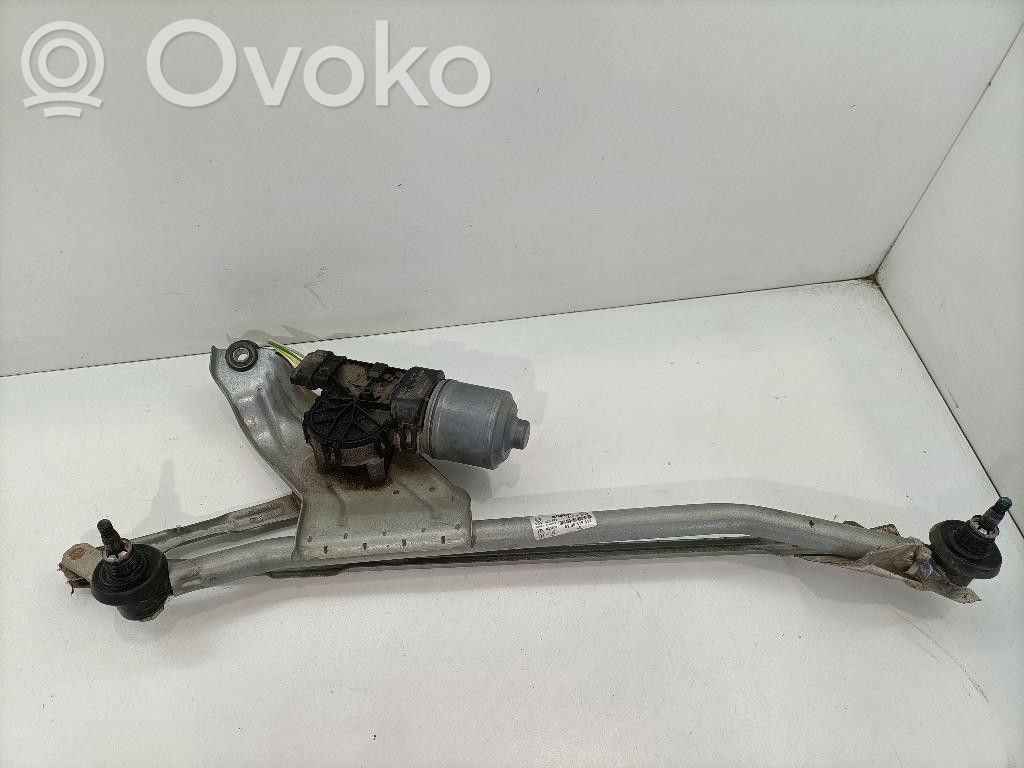 Dacia Duster Front wiper linkage and motor 