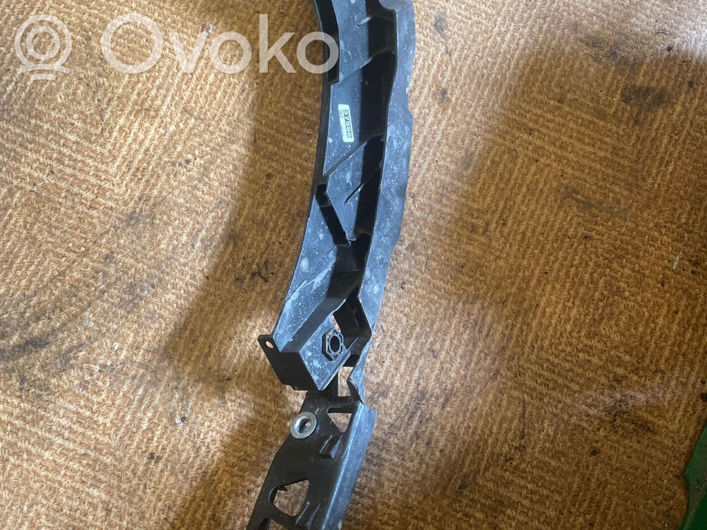 Volvo XC70 Belka zderzaka przedniego 