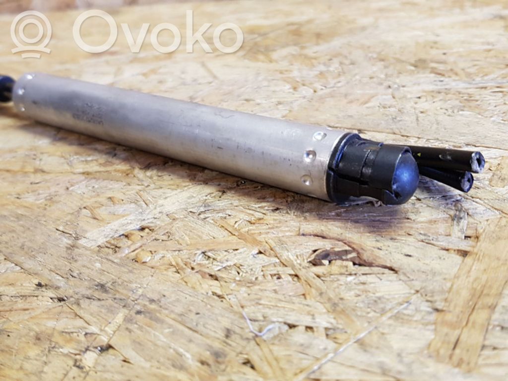 Volvo V70 Siłownik zamka klapy tylnej bagażnika 