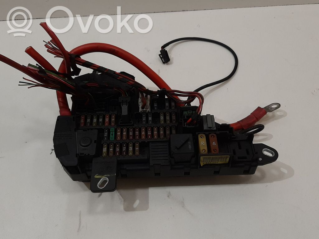 BMW 5 E60 E61 Sulakemoduuli 