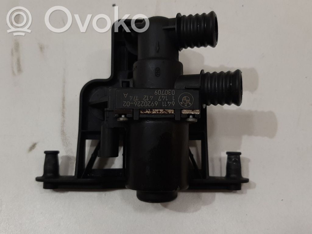 BMW 5 E60 E61 Válvula de control del calentador del refrigerante 