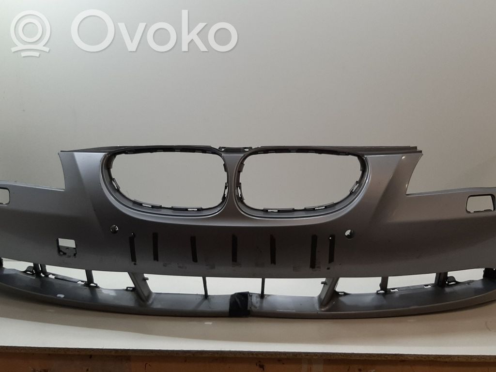 BMW 5 E60 E61 Priekšējais bamperis 