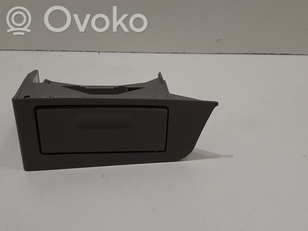 BMW 5 E60 E61 Durų peleninė 