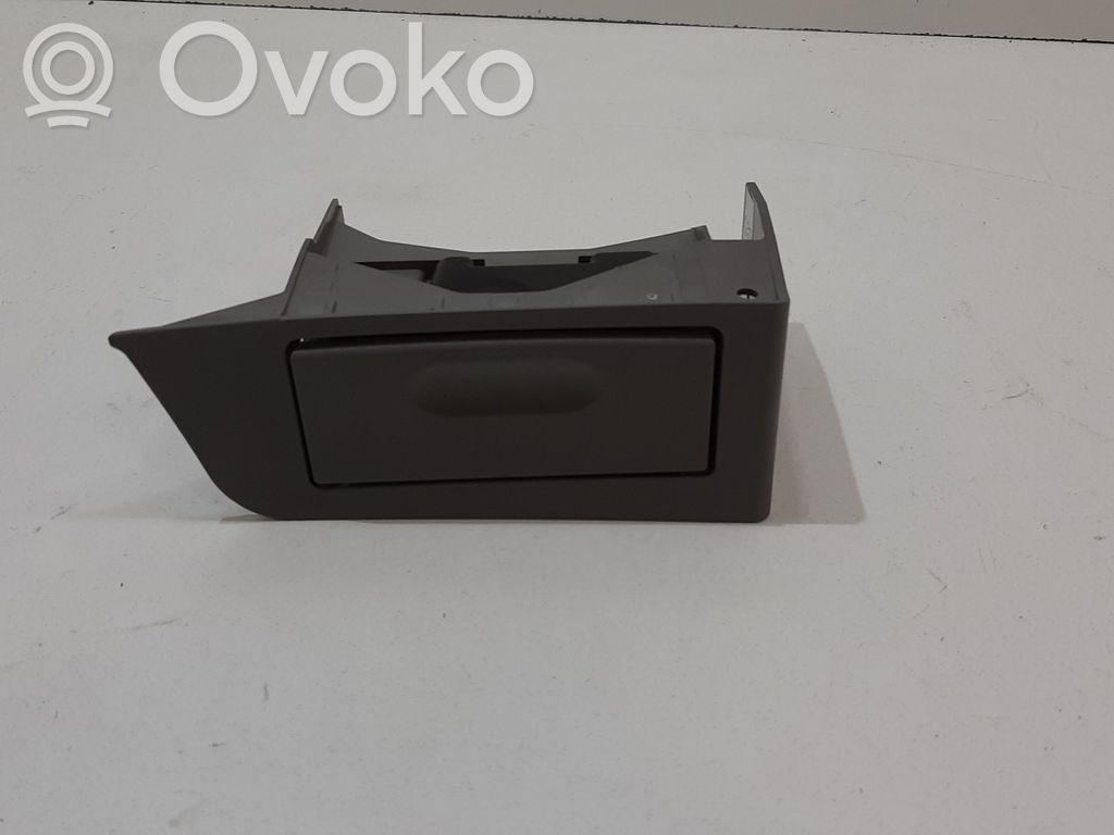 BMW 5 E60 E61 Durvis pelnutrauks 