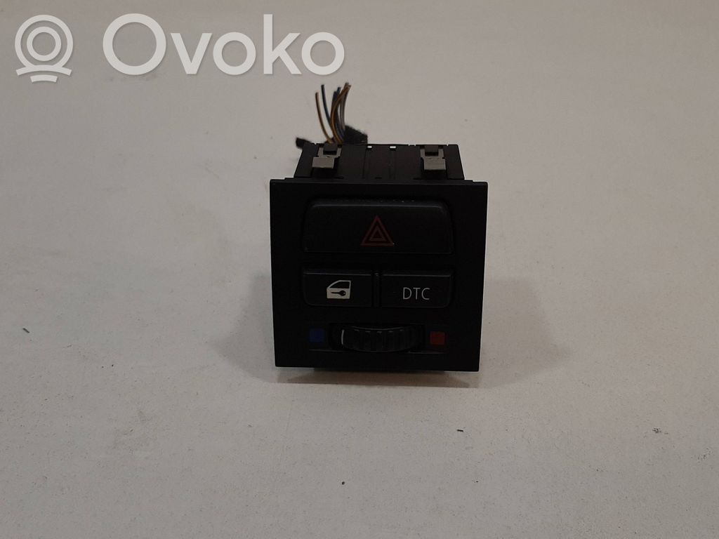 BMW 3 E90 E91 Avārijas lukturu slēdzis 