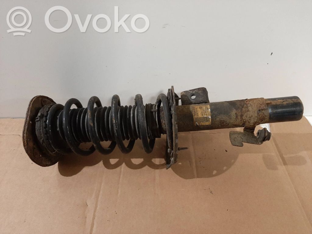 Volvo V60 Amortyzator osi przedniej ze sprężyną 