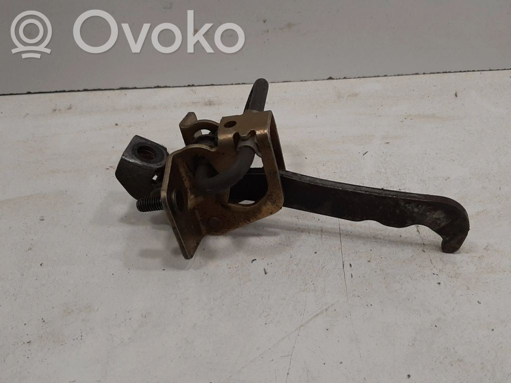 Volvo V70 Etuoven pidätin 
