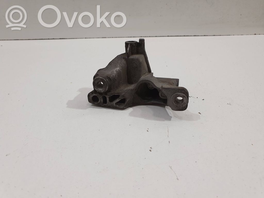 Engine mounting bracket   25351843
