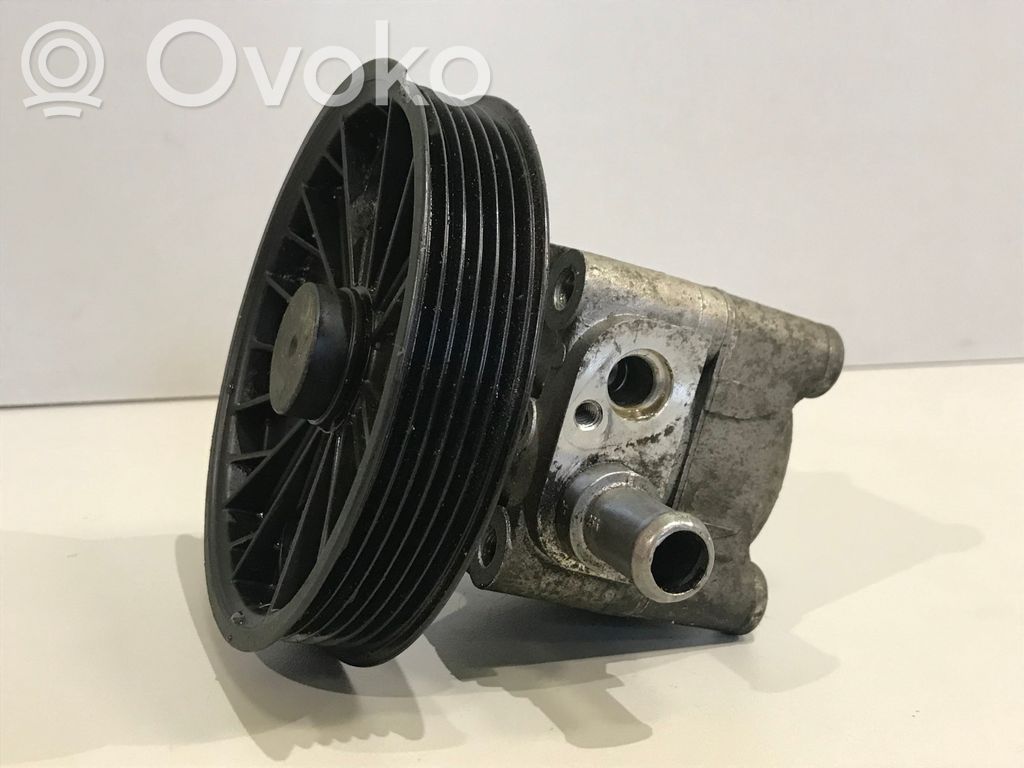 Volvo XC90 Ohjaustehostimen pumppu 