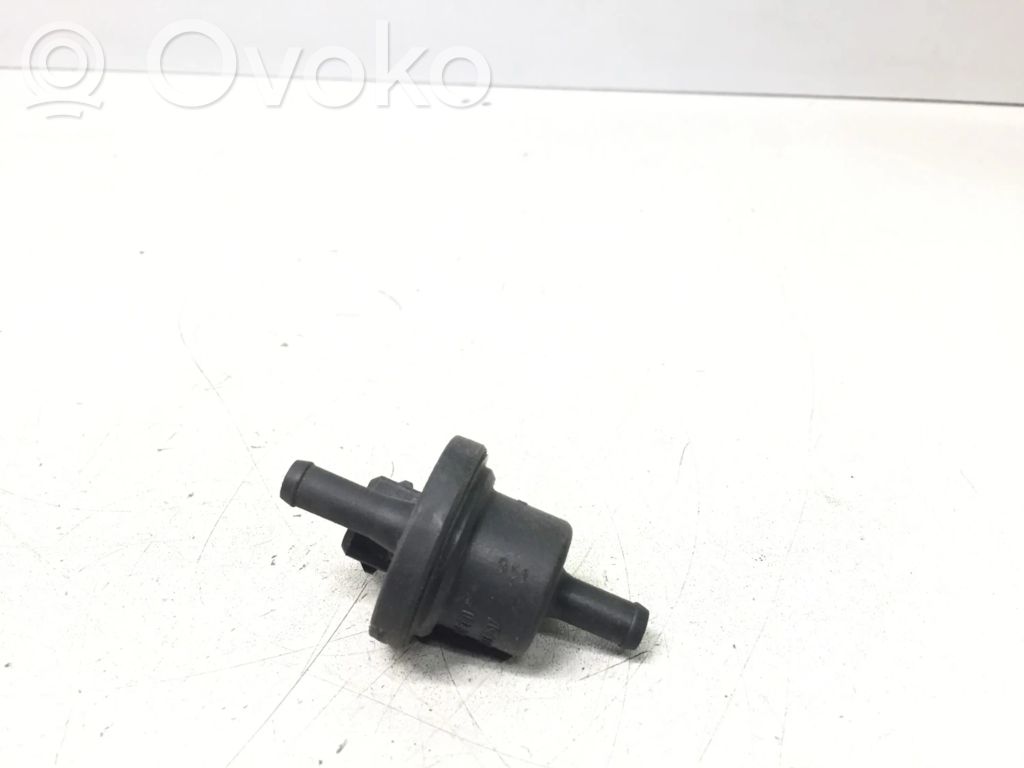 Audi 80 90 B3 Válvula de vacío (Usadas) 