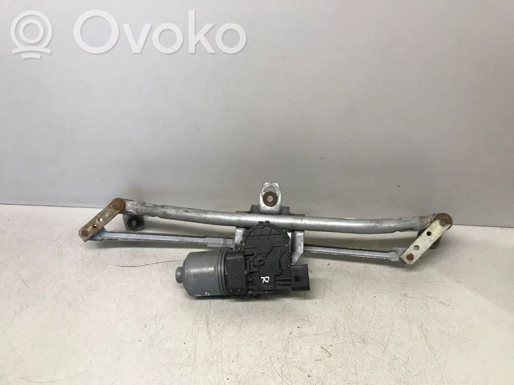 Volkswagen Golf IV Etupyyhkimen vivusto ja moottori 