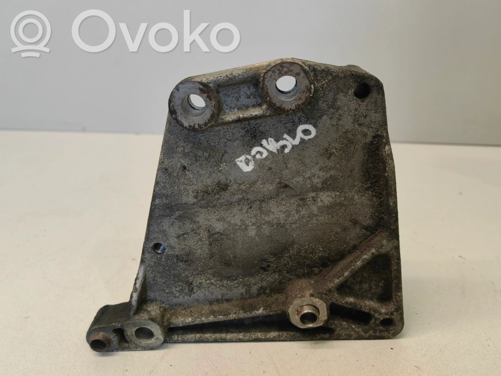 Engine mounting bracket   55194730