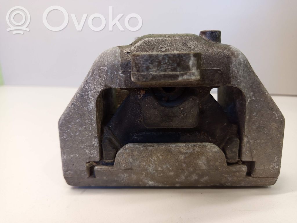 Engine mount bracket   1J0199262AP