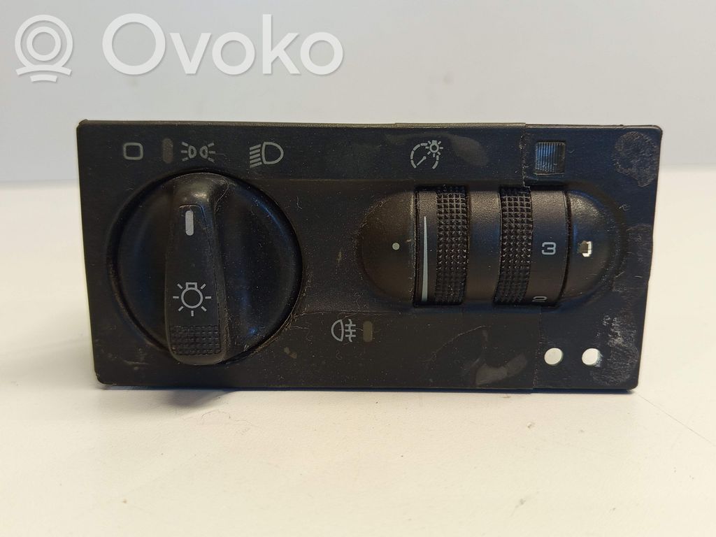 Volkswagen Golf III Light switch 