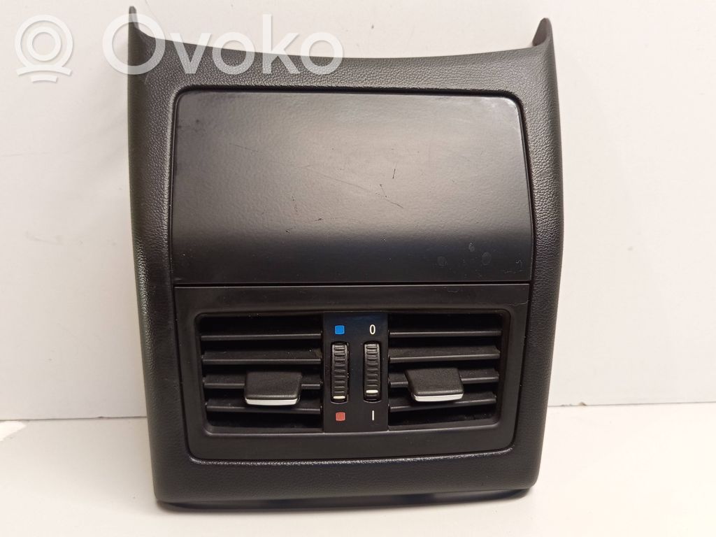 BMW 3 E90 E91 Aizmugurējā gaisa - ventilācijas reste 
