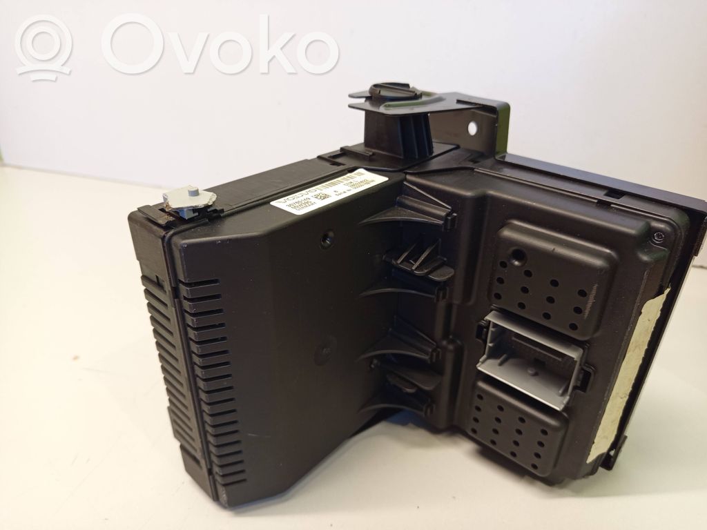 Volvo S60 Fuse module 