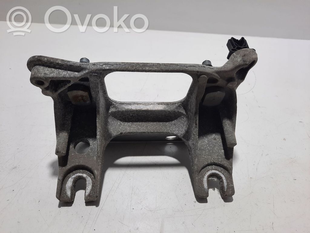 Renault Twingo III Engine mount bracket 