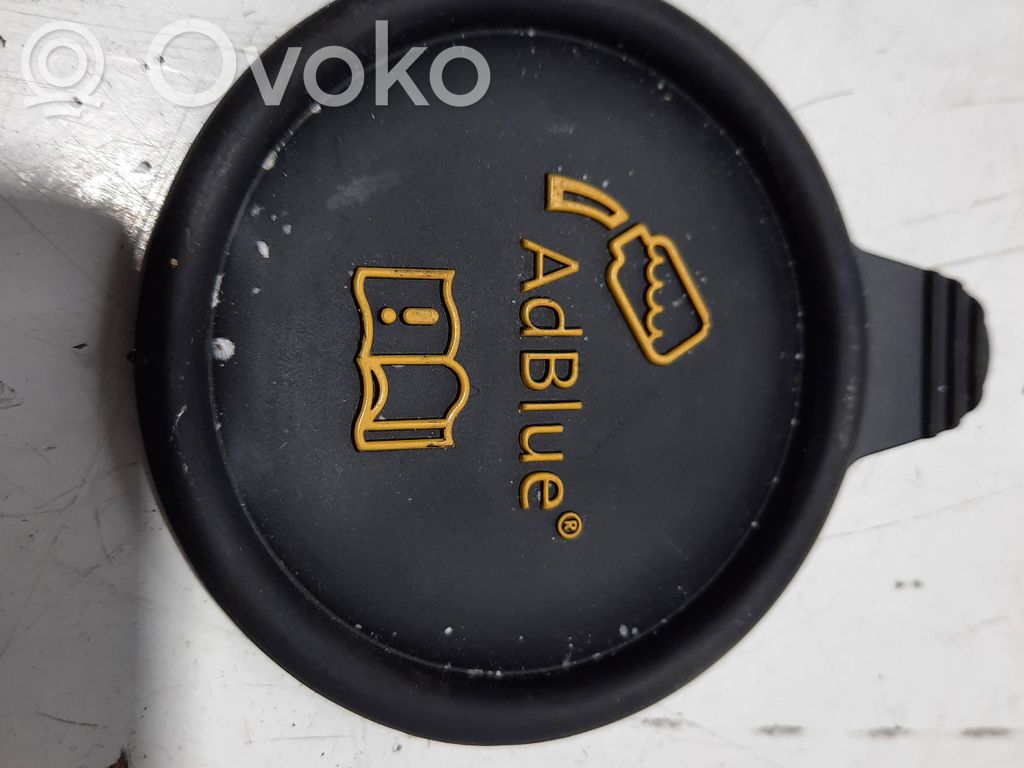 Volkswagen Touareg II AdBlue šķidruma tvertne 