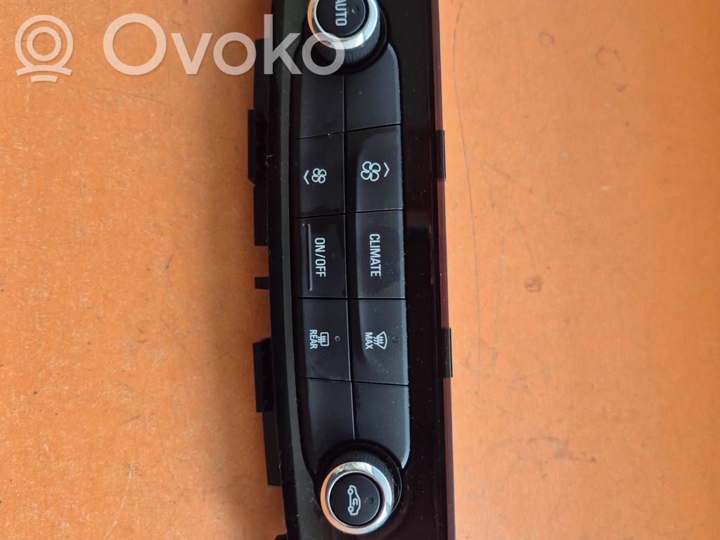 Opel Insignia B Climate control unit 