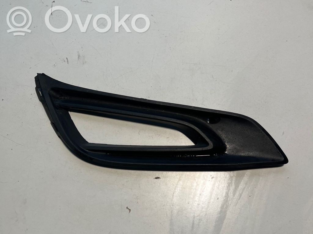Opel Astra K Etusumuvalon ritilä 