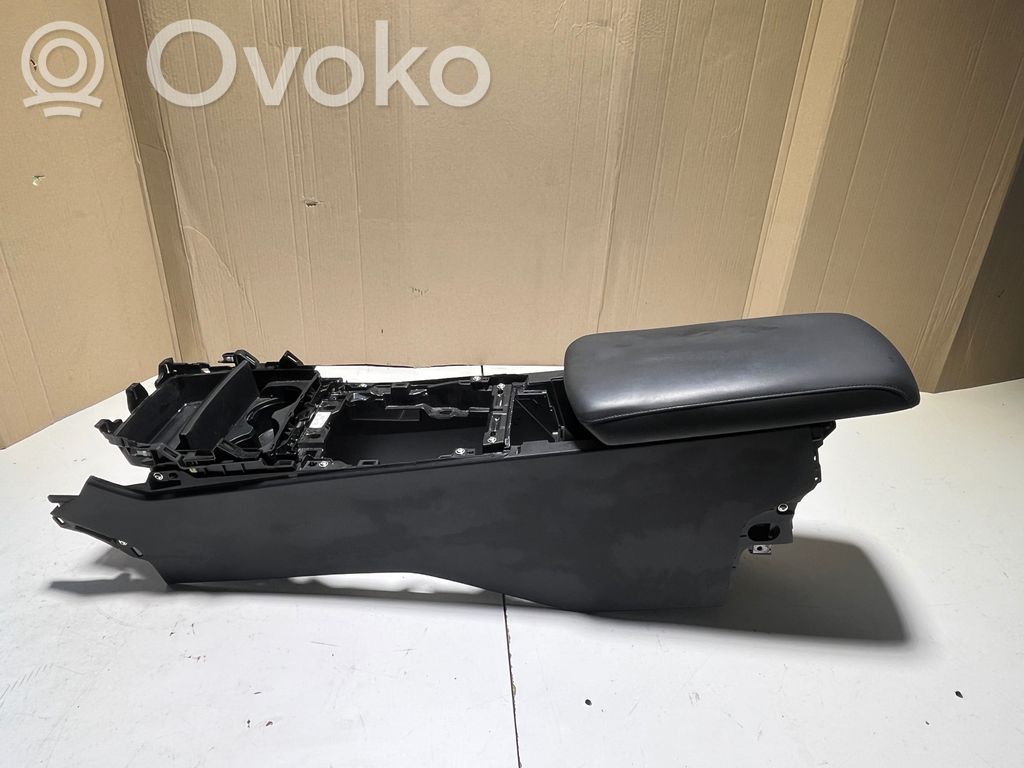 Mazda 3 Center console 
