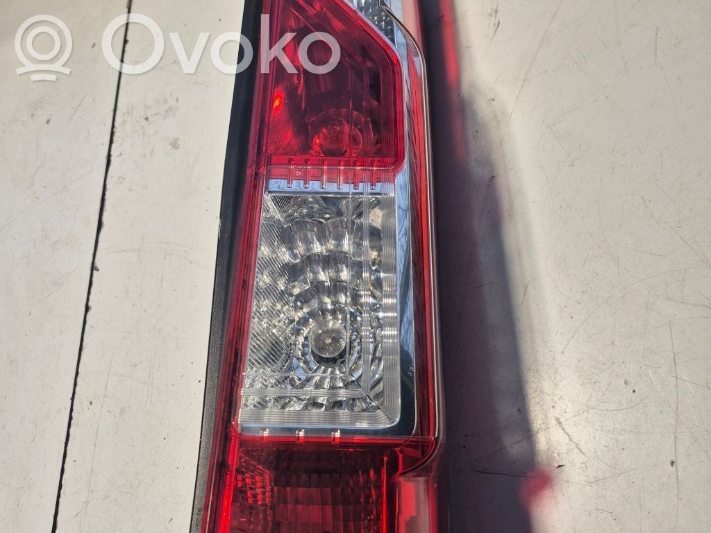 Opel Movano B Luz trasera/de freno 