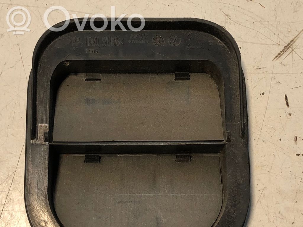 Fiat Doblo Kratka wentylacyjna pod zderzakiem tylnym 