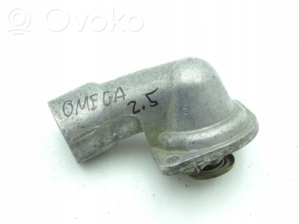 Opel Omega B1 Carcasa del termostato (Usadas) 