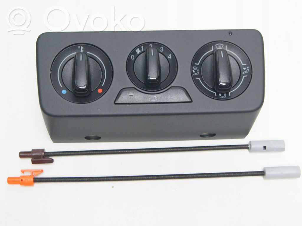 Audi A1 Climate control unit 
