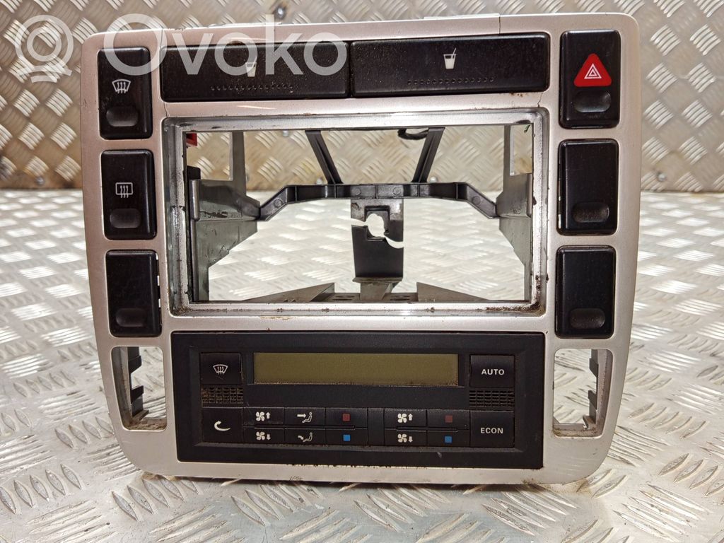 Climate control unit   YM2119988DCW