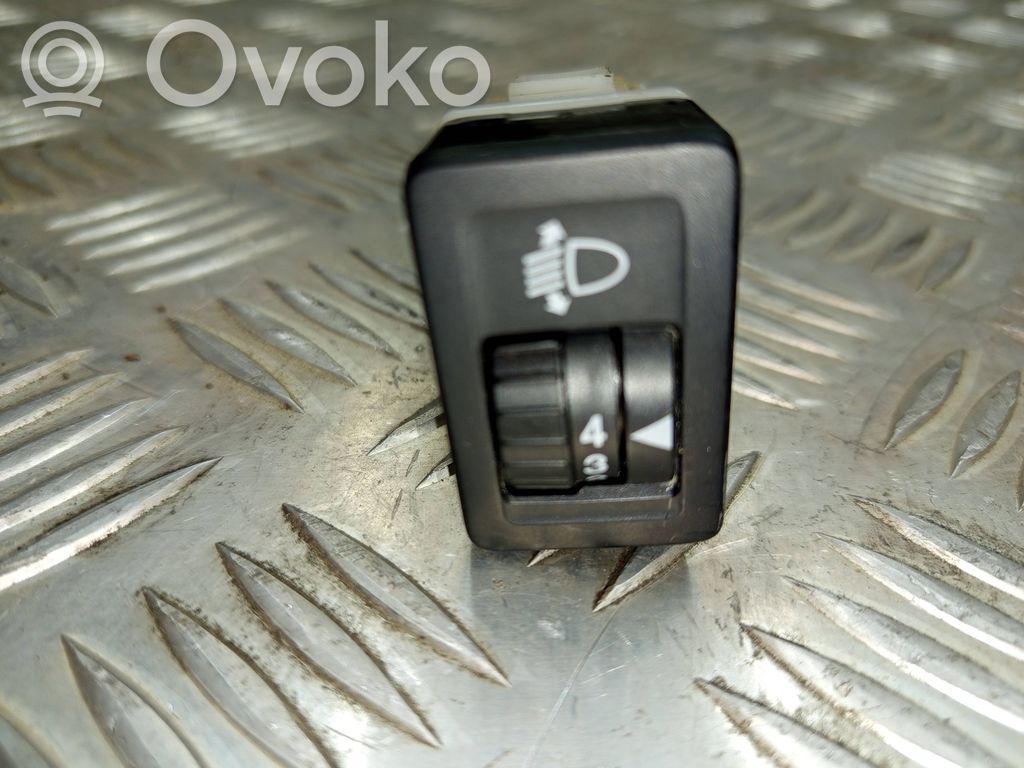 Suzuki SX4 Headlight level height control switch 