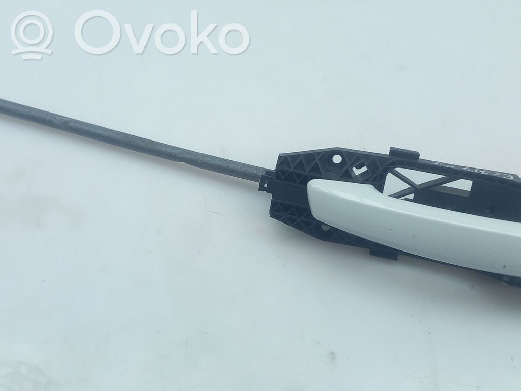 Manecilla externa puerta delantera   8V0837885