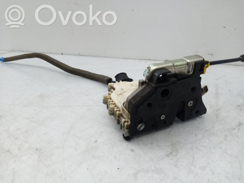 Front door lock   8J1837016