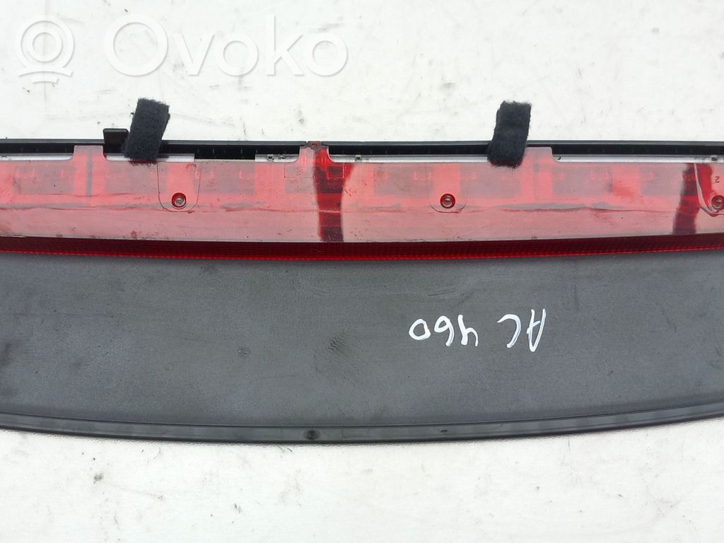 Third/center stoplight   4F5945097,3C3X13A613