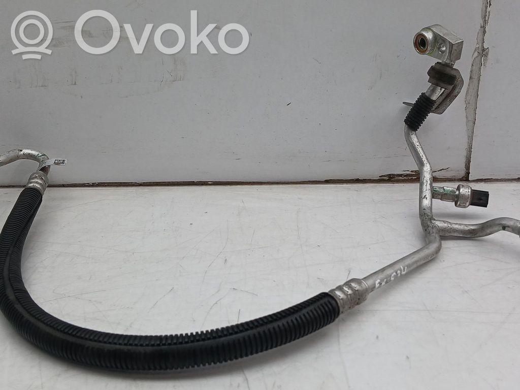 Ilmastointilaitteen putki (A/C)   DS7H19N601