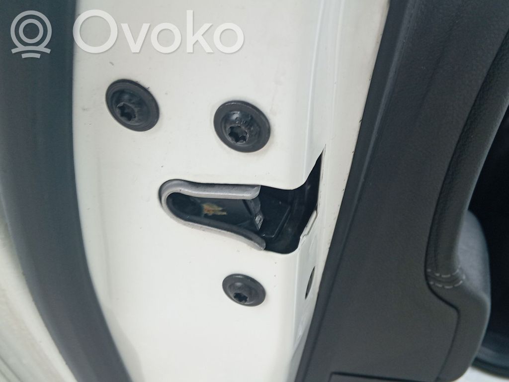 Opel Insignia A Zamek drzwi tylnych 