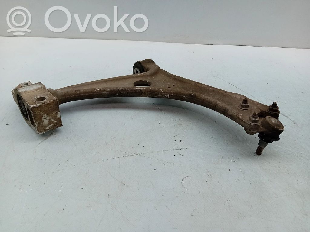 Volkswagen Tiguan Priekinė svirtis 