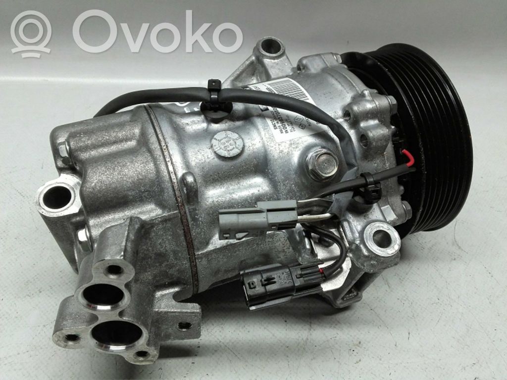 Kompresor / Sprężarka klimatyzacji A/C   926002888R