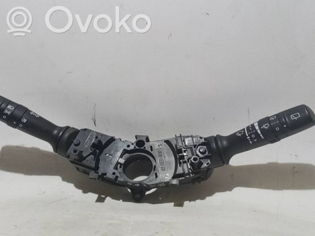 KIA Rio Otros interruptores/perillas/selectores 
