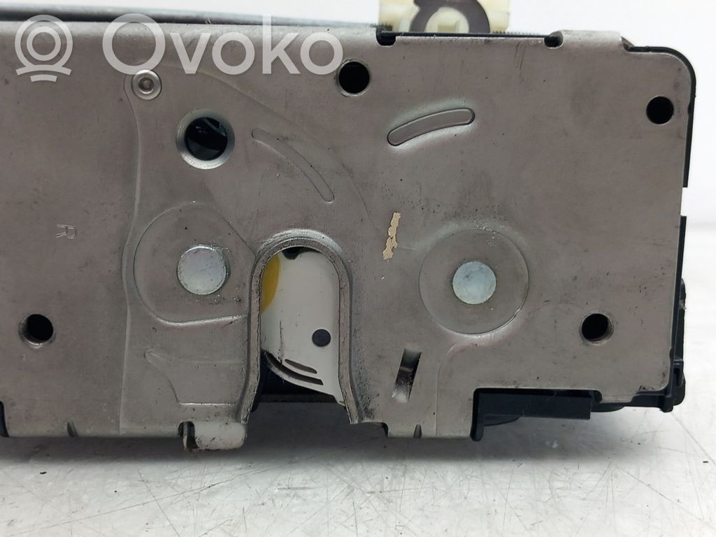 Serrure de porte avant   13431840