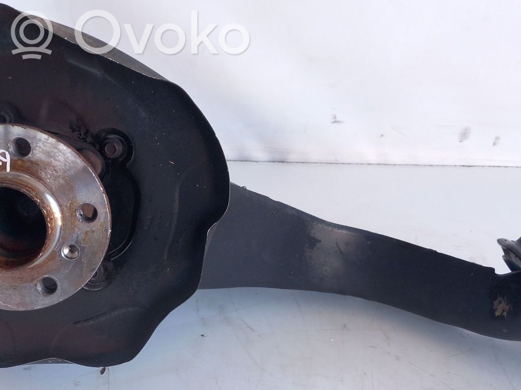 BMW X1 F48 F49 Zwrotnica koła tylnego 