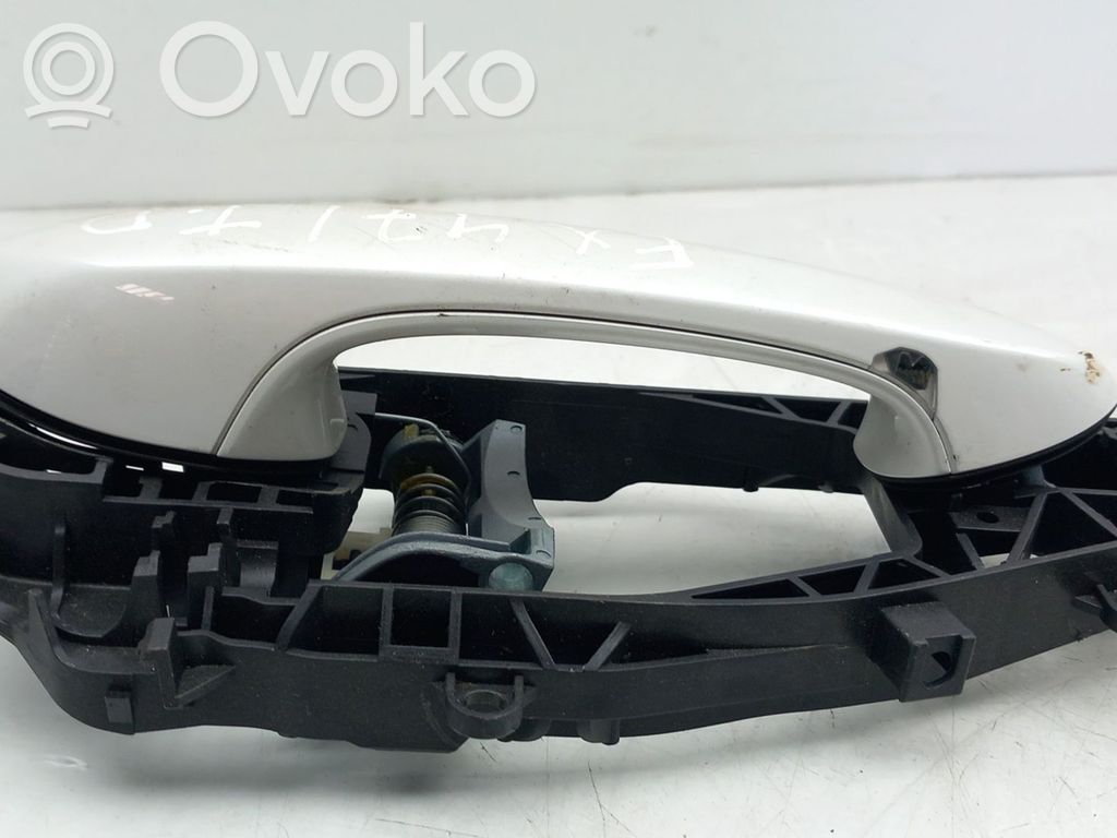 BMW 1 F40 Manecilla externa puerta trasera 