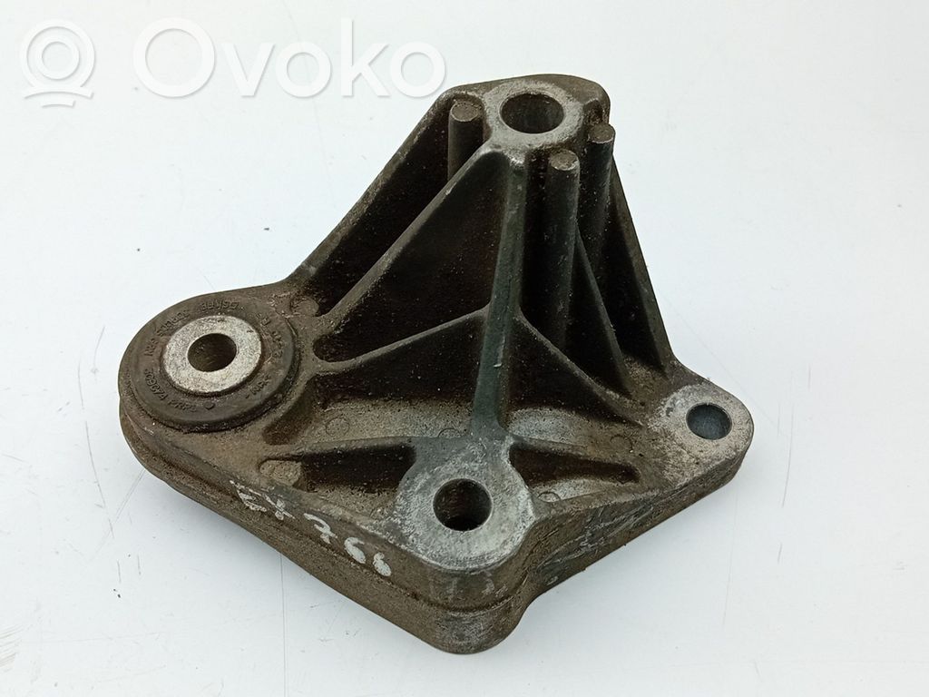 Volvo V40 Gearbox mount 